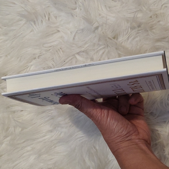 Showing Up for Life by Bill Gates Sr. Hardcover book - Picture 5 of 7